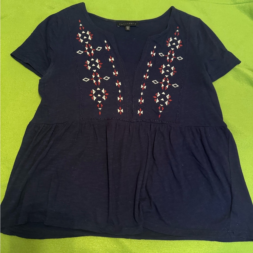 “SIZE XSMALL” WOMENS Sanctuary navy blue embroidered short-sleeved top